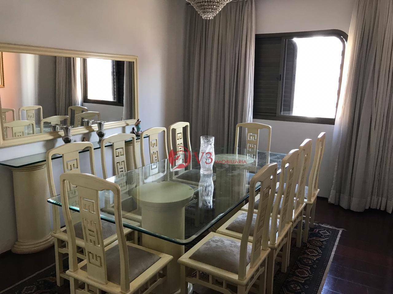 Apartamento à venda com 3 quartos, 256m² - Foto 2