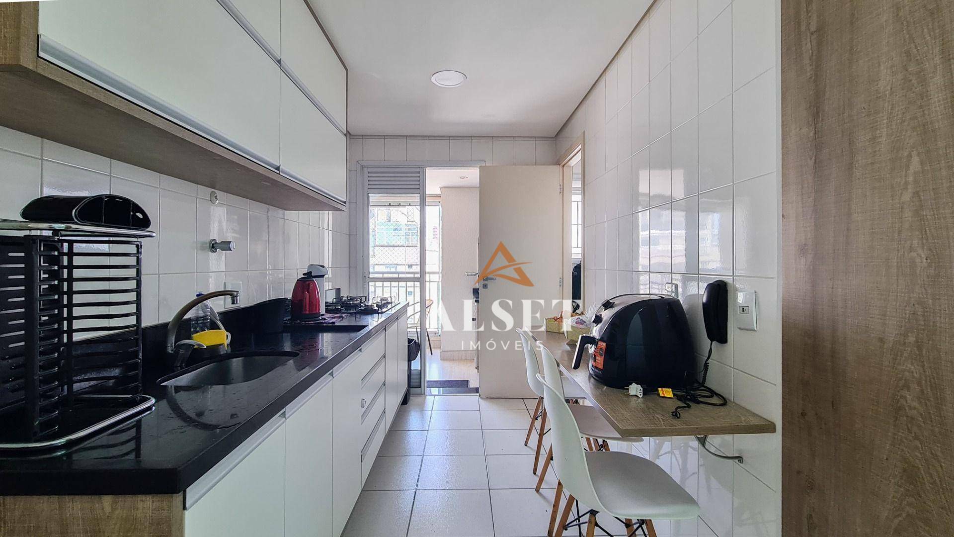 Apartamento à venda com 3 quartos, 123m² - Foto 13