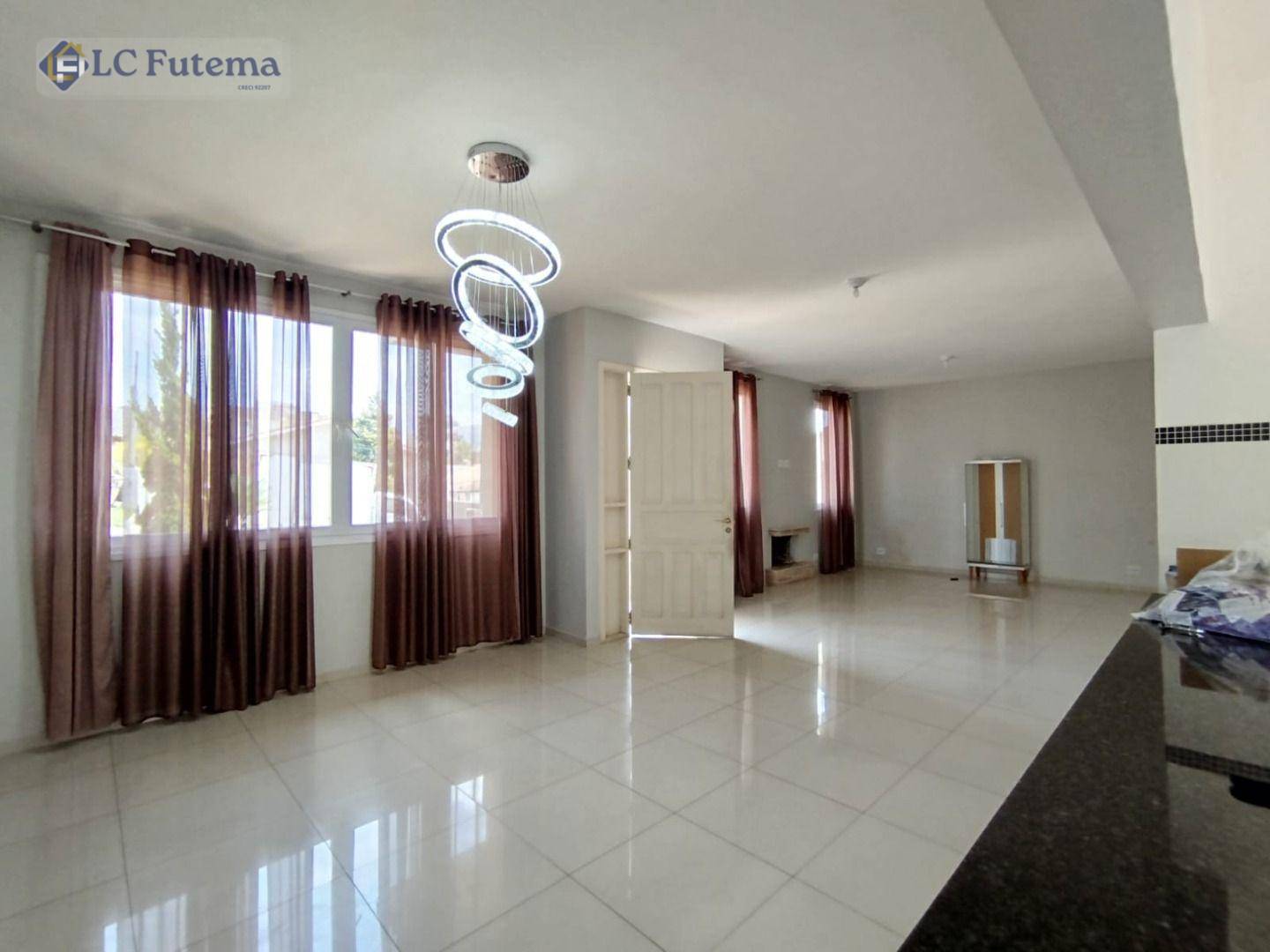 Casa de Condomínio para alugar com 3 quartos, 300m² - Foto 9