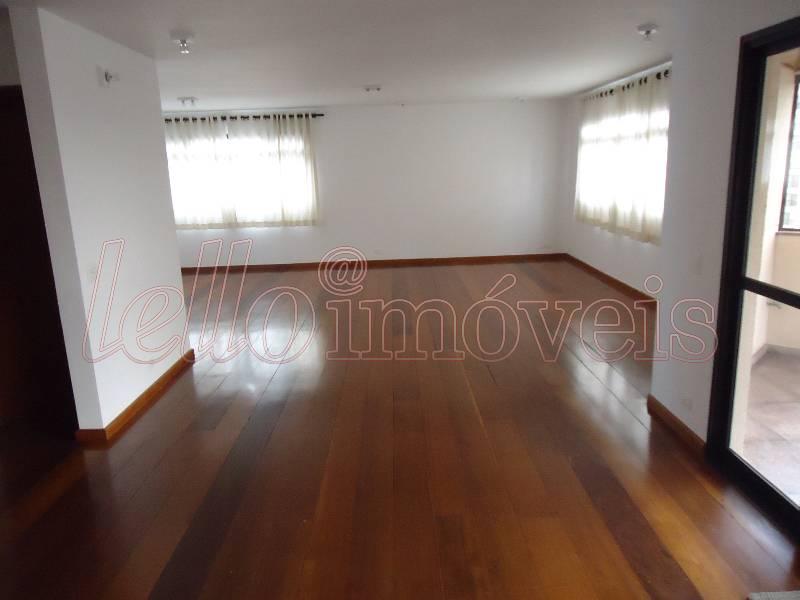 Apartamento para alugar com 4 quartos, 240m² - Foto 2