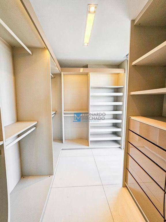 Apartamento à venda com 4 quartos, 209m² - Foto 13