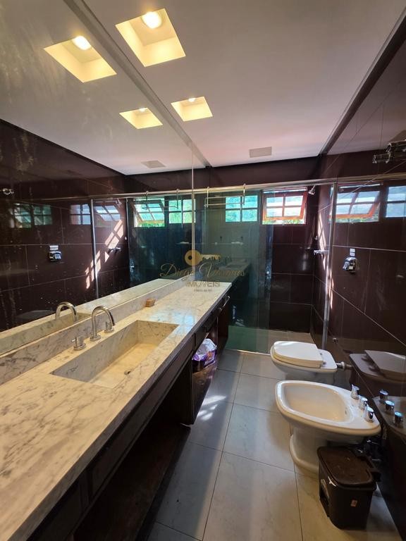 Casa de Condomínio para alugar com 4 quartos, 330m² - Foto 26