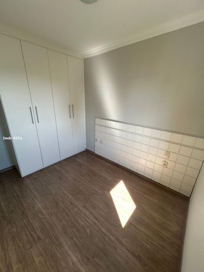 Apartamento à venda com 3 quartos, 74m² - Foto 2