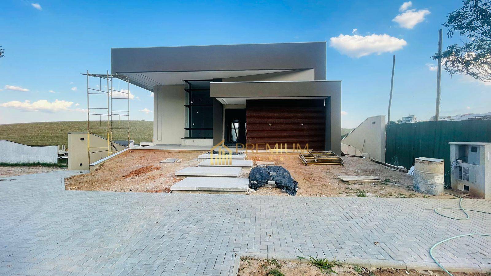 Casa de Condomínio à venda com 4 quartos, 300m² - Foto 3