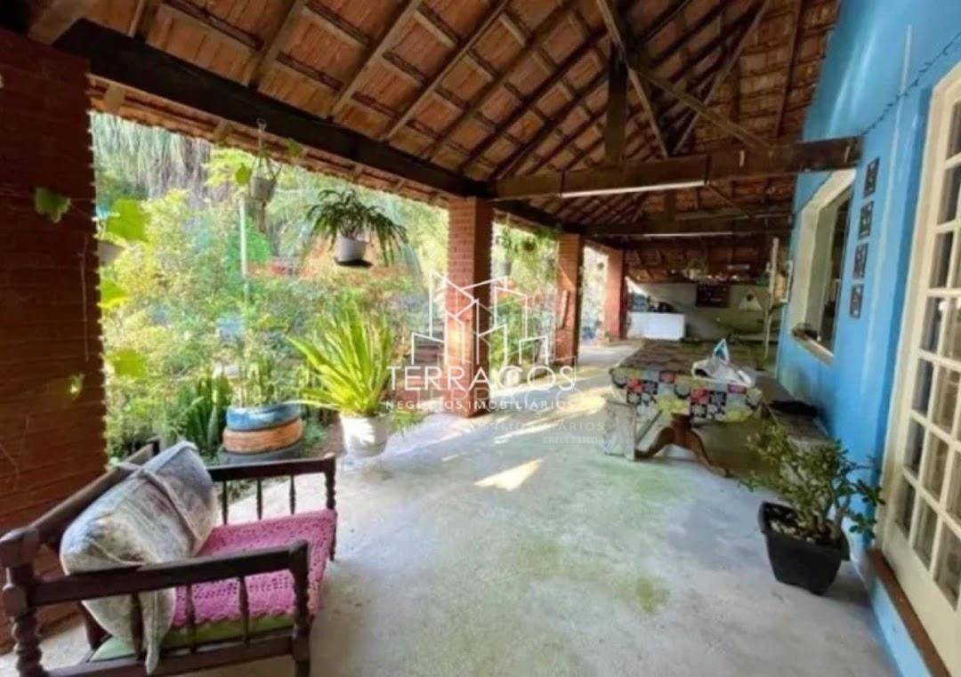 Chácara à venda com 2 quartos, 200m² - Foto 1