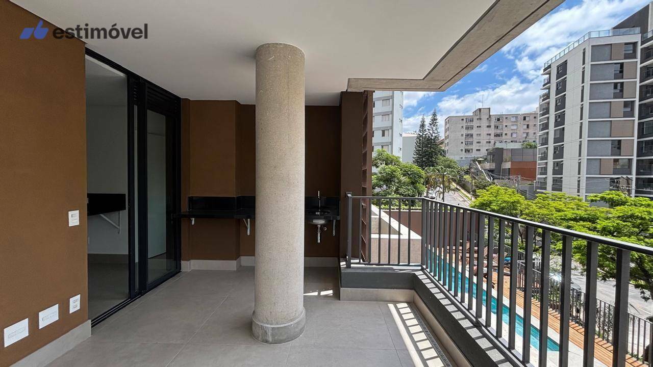 Apartamento à venda com 3 quartos, 205m² - Foto 2