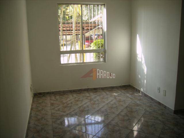 Apartamento à venda com 2 quartos, 45m² - Foto 1