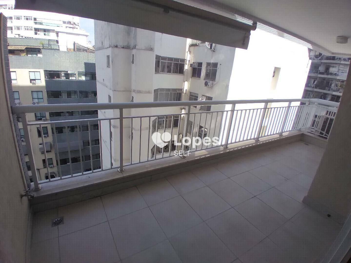 Apartamento à venda com 3 quartos, 130m² - Foto 3