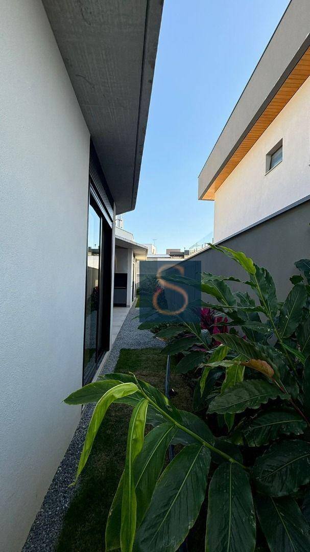 Casa de Condomínio à venda com 3 quartos, 239m² - Foto 12