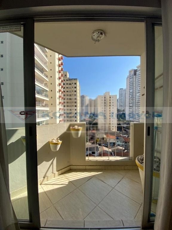 Apartamento à venda com 2 quartos, 67m² - Foto 2