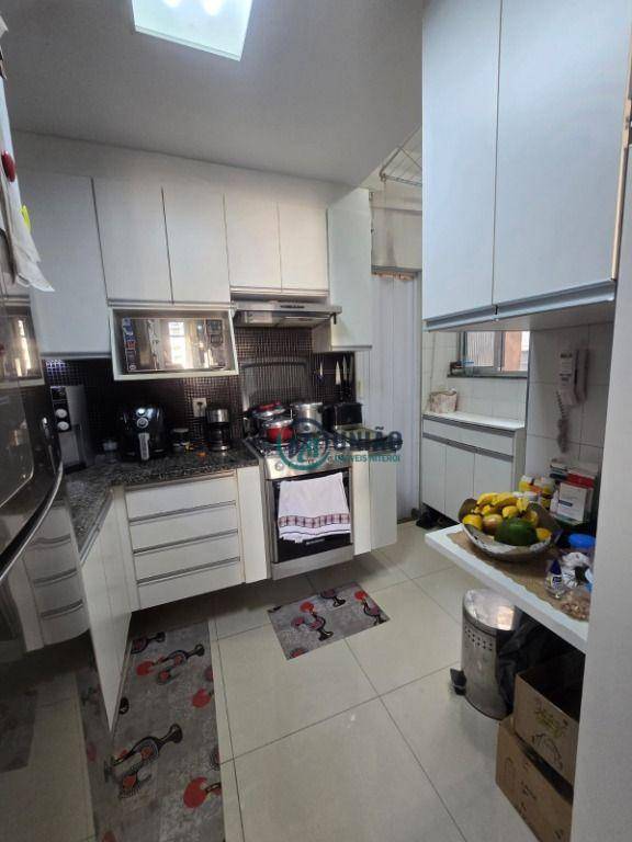 Apartamento à venda com 2 quartos, 64m² - Foto 12