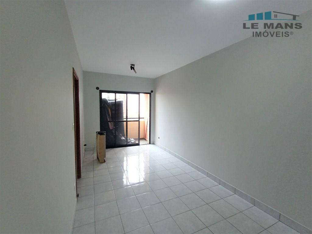 Apartamento à venda com 3 quartos, 74m² - Foto 8