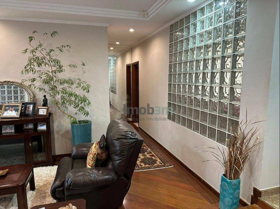 Casa à venda e aluguel com 3 quartos, 239m² - Foto 12