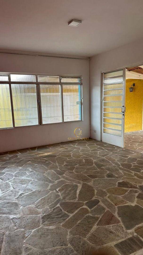 Casa à venda com 4 quartos, 252m² - Foto 8