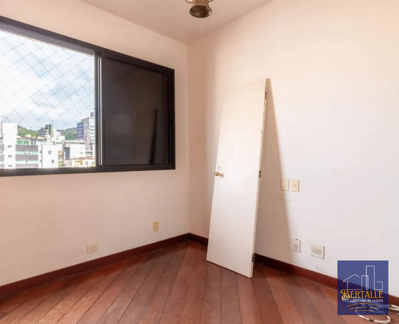 Apartamento à venda com 4 quartos, 236m² - Foto 13