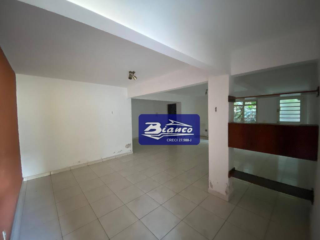 Casa para alugar com 4 quartos, 280m² - Foto 27