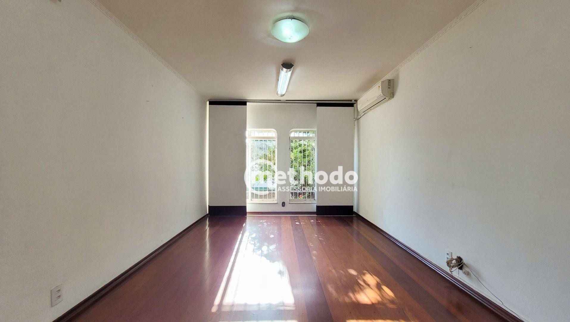 Casa à venda com 4 quartos, 269m² - Foto 2