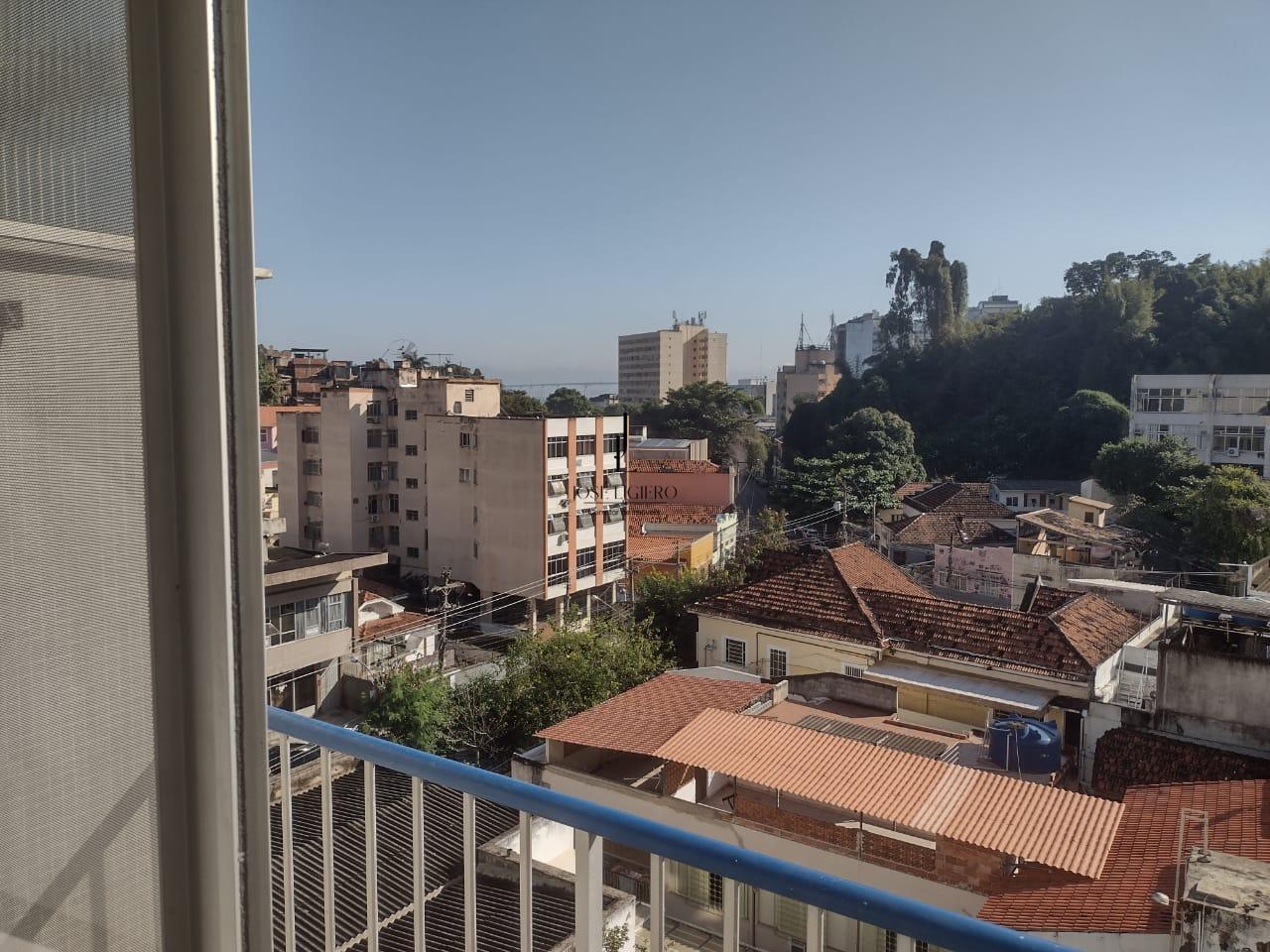 Apartamento à venda com 1 quarto, 45m² - Foto 2