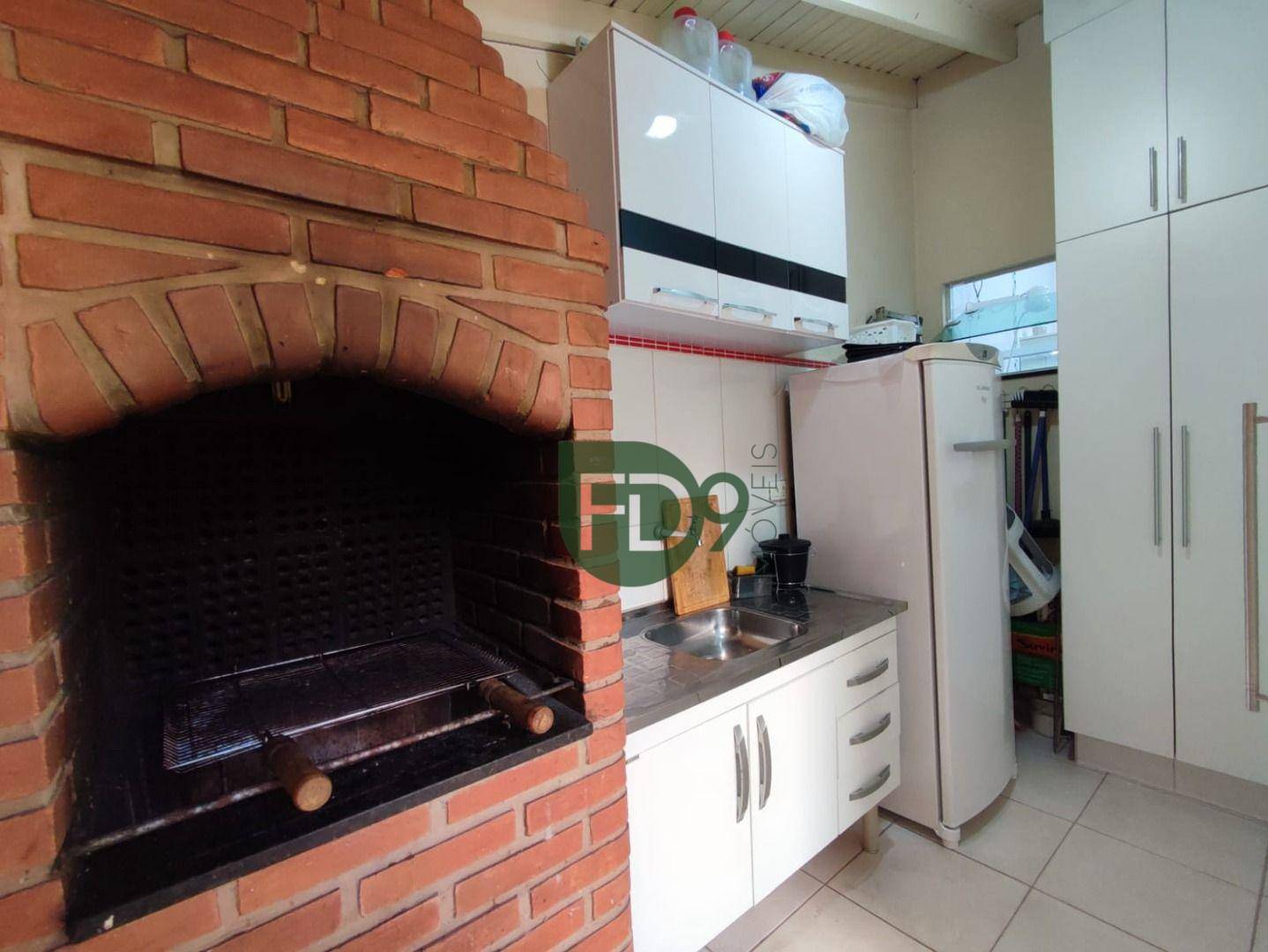 Casa à venda com 3 quartos, 105m² - Foto 14