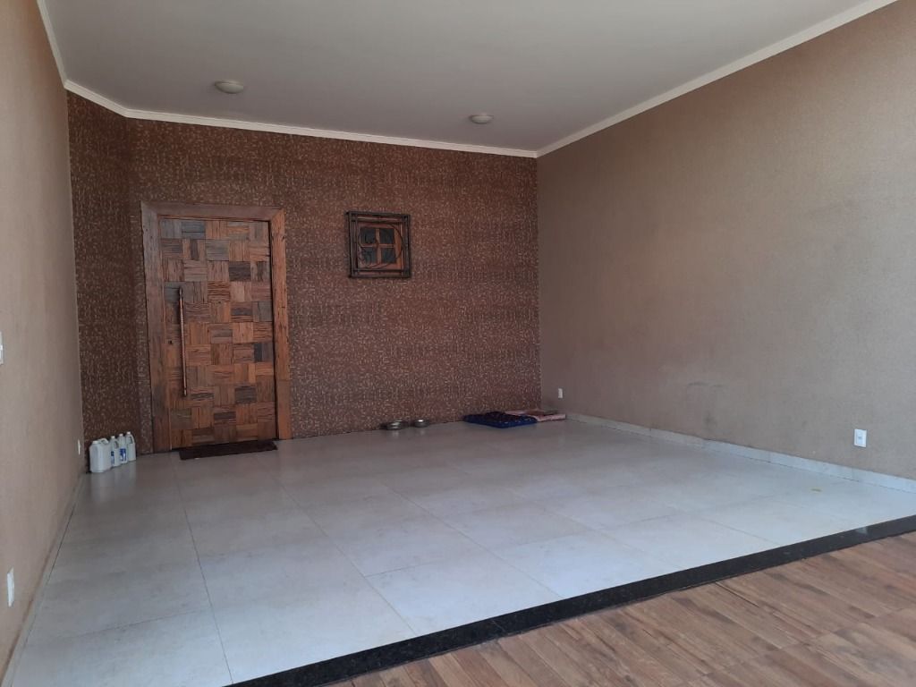 Sobrado à venda com 6 quartos, 570m² - Foto 4