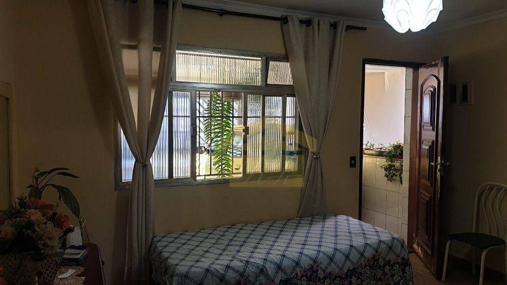 Sobrado à venda com 8 quartos, 250m² - Foto 4