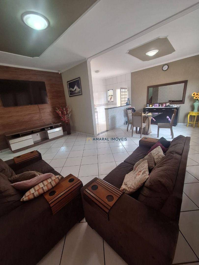 Casa, 3 quartos, 182 m² - Foto 3