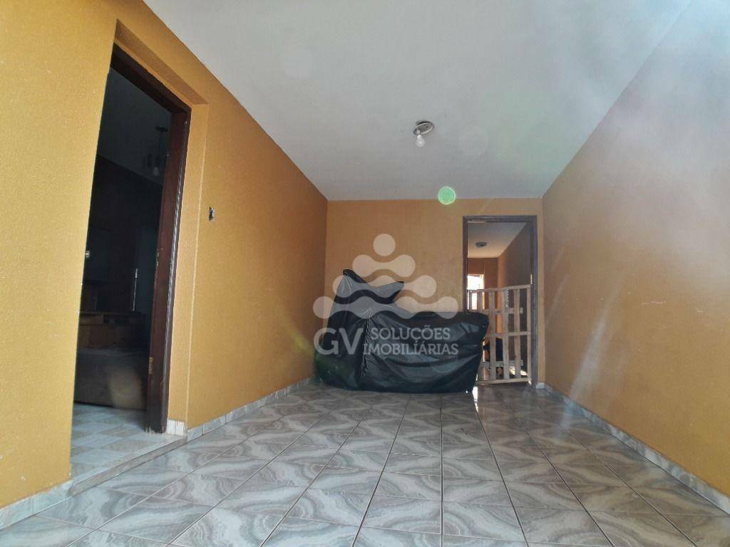 Casa à venda com 3 quartos, 235m² - Foto 4