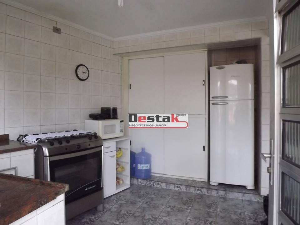 Sobrado à venda com 2 quartos, 240m² - Foto 6