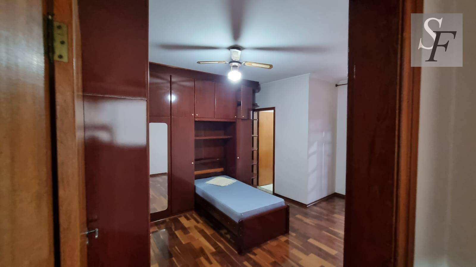 Sobrado para alugar com 3 quartos, 302m² - Foto 33