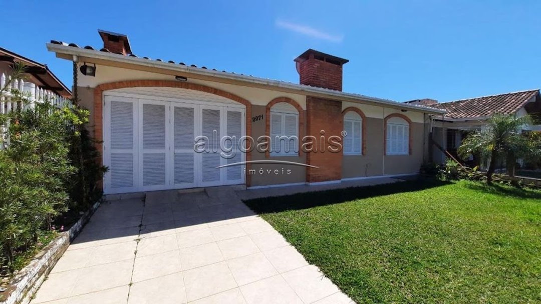 Casa à venda com 3 quartos, 126m² - Foto 1