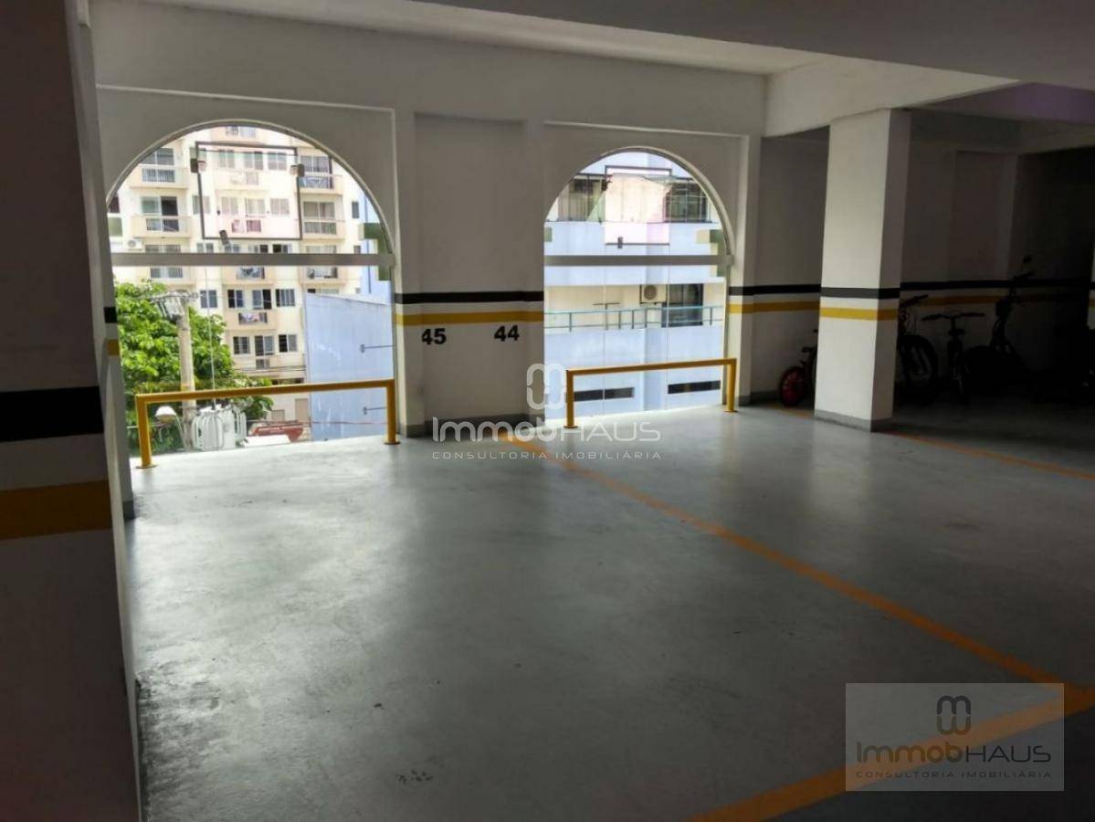 Apartamento à venda com 3 quartos, 130m² - Foto 28