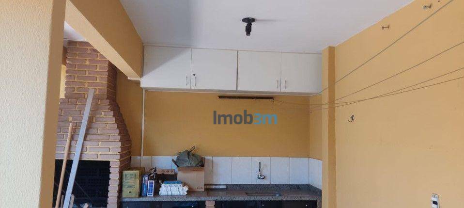 Casa à venda com 4 quartos, 150m² - Foto 14