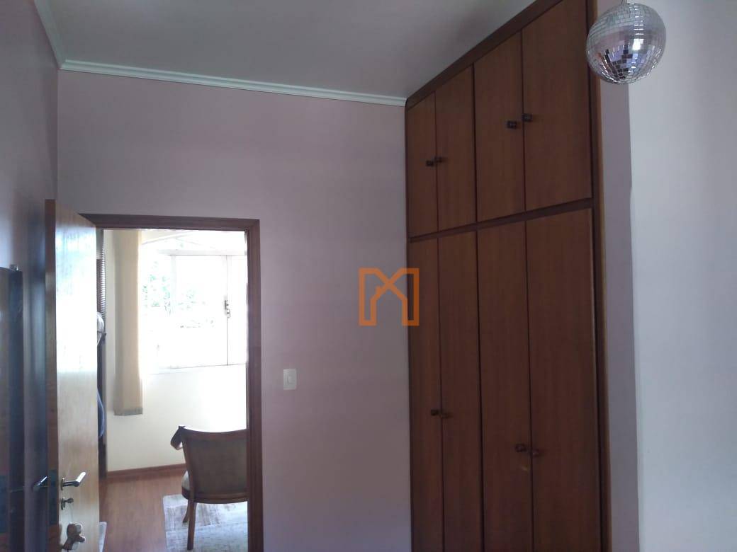 Casa à venda com 5 quartos, 300m² - Foto 7