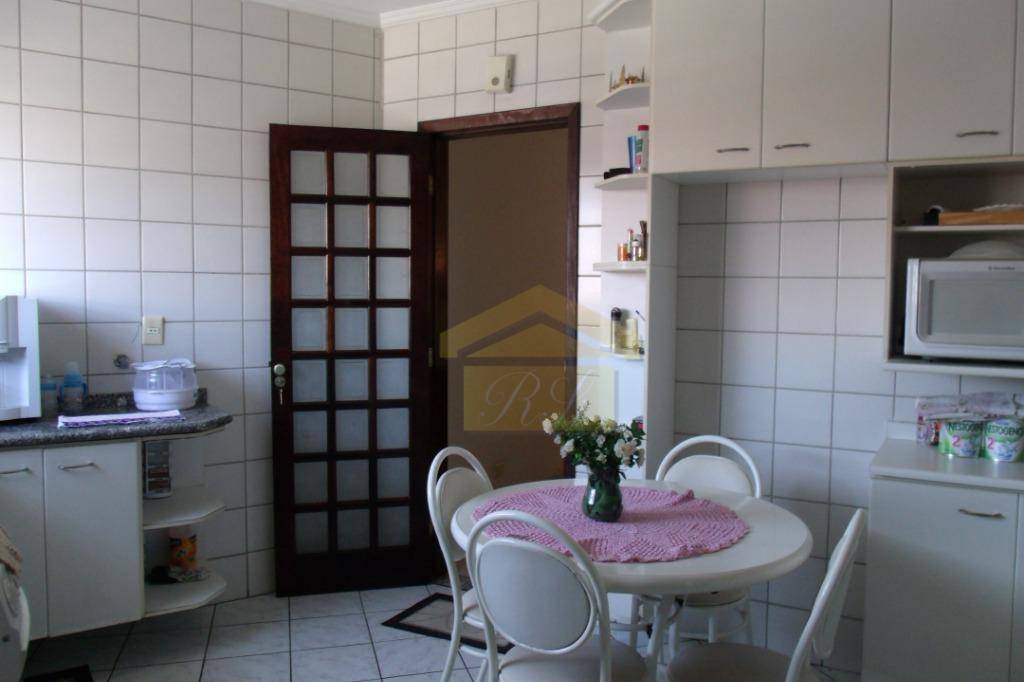 Sobrado à venda com 3 quartos, 360m² - Foto 2