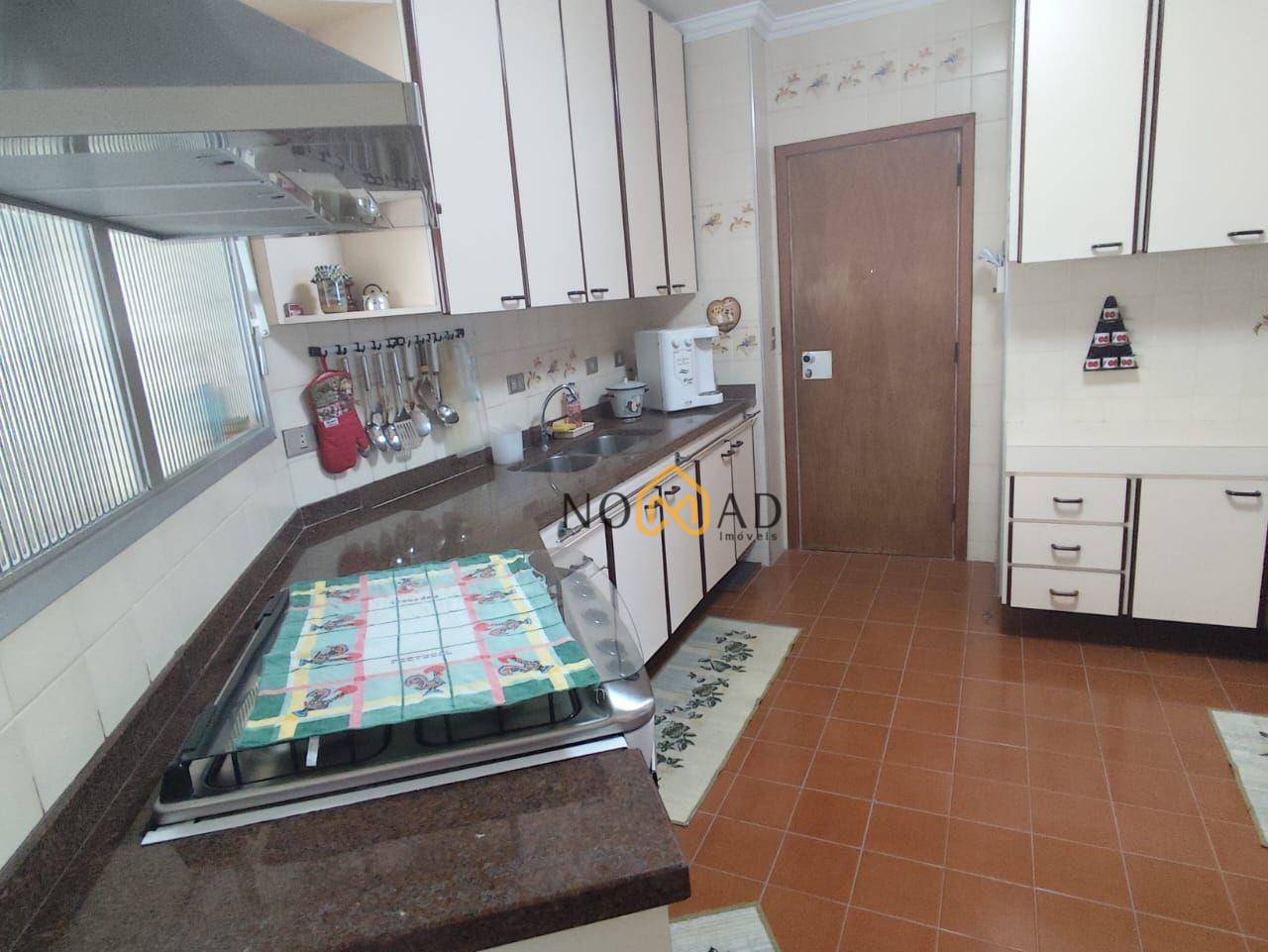 Apartamento à venda com 3 quartos, 154m² - Foto 29