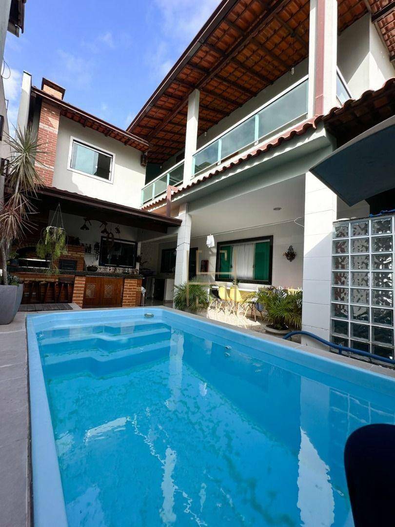 Casa, 4 quartos, 266 m² - Foto 1