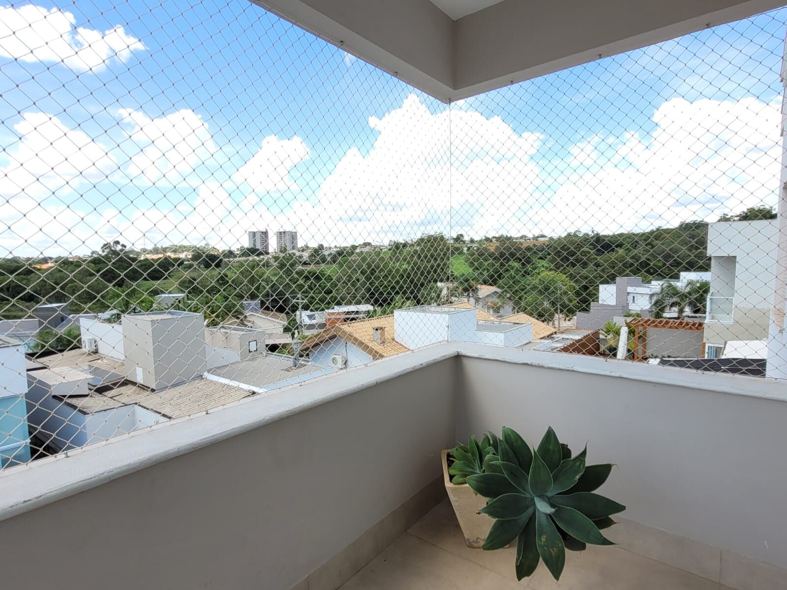 Casa à venda com 3 quartos, 255m² - Foto 1