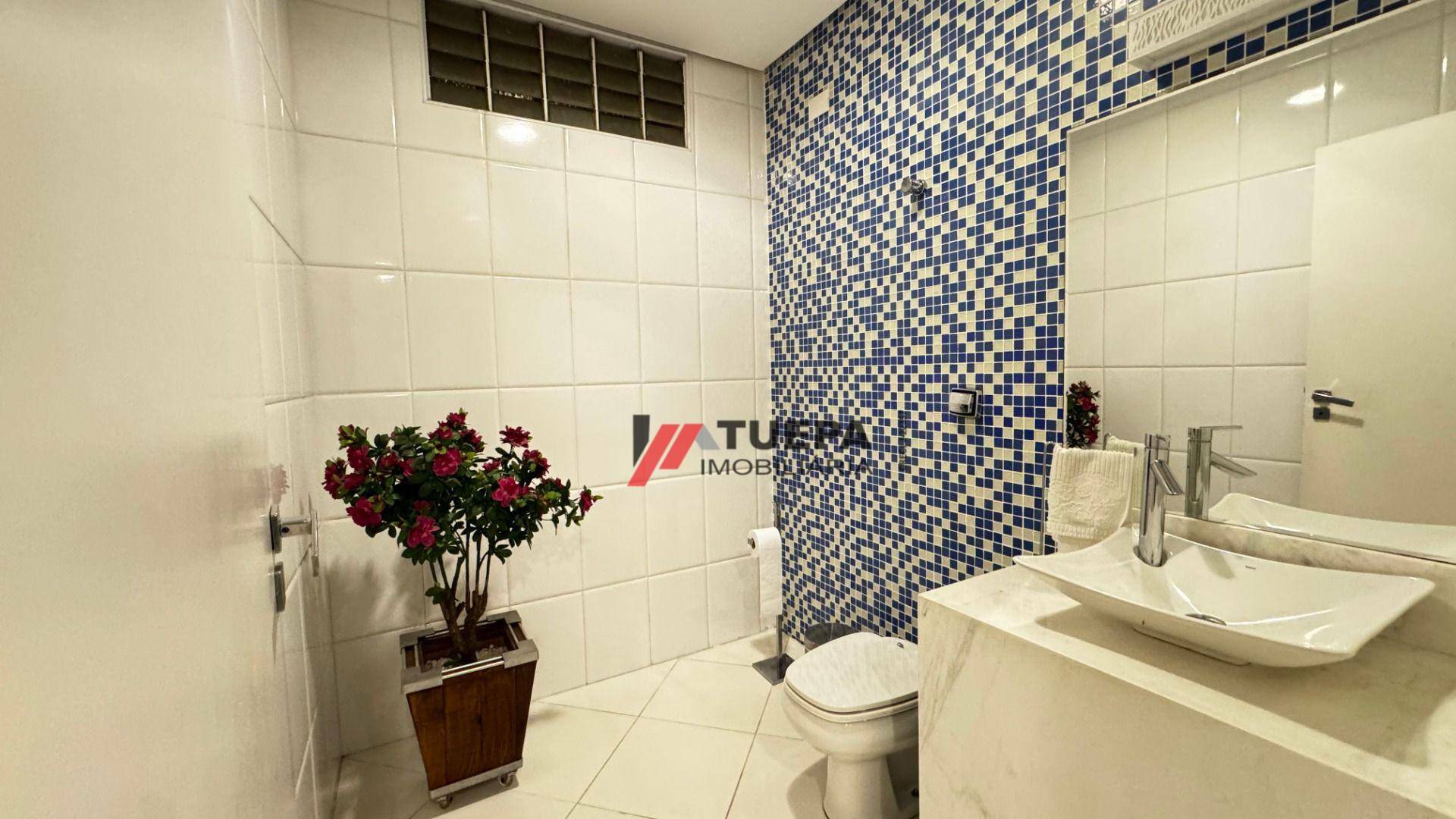 Casa de Condomínio para alugar com 4 quartos, 446m² - Foto 17