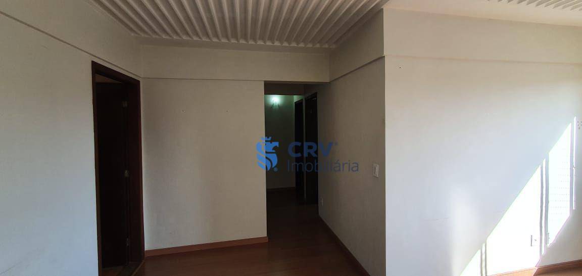 Apartamento à venda com 3 quartos, 70m² - Foto 2