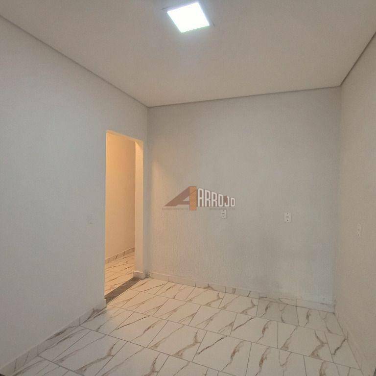 Apartamento para alugar com 2 quartos, 50m² - Foto 17