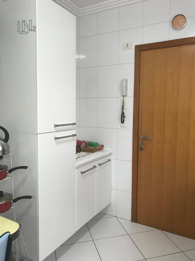 Apartamento à venda com 3 quartos, 140m² - Foto 19