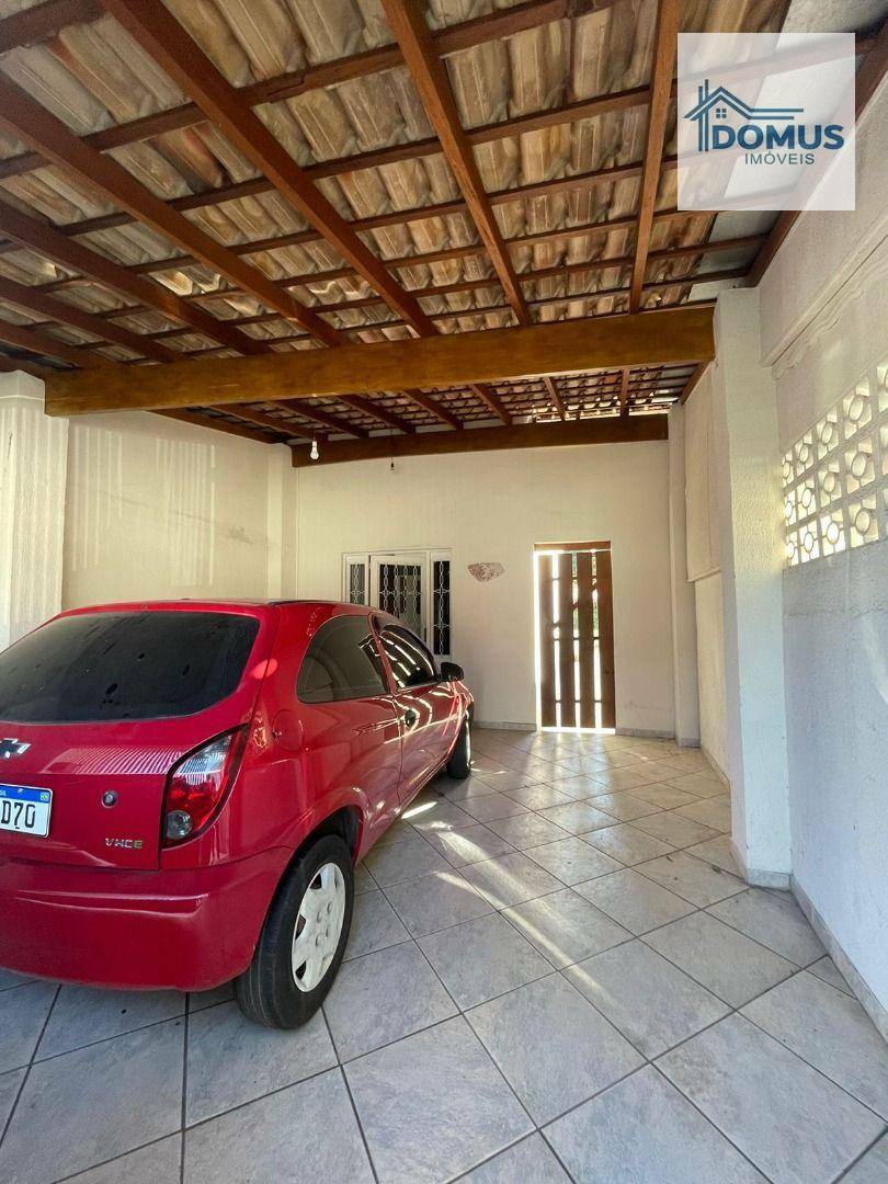 Casa à venda com 3 quartos, 79m² - Foto 1