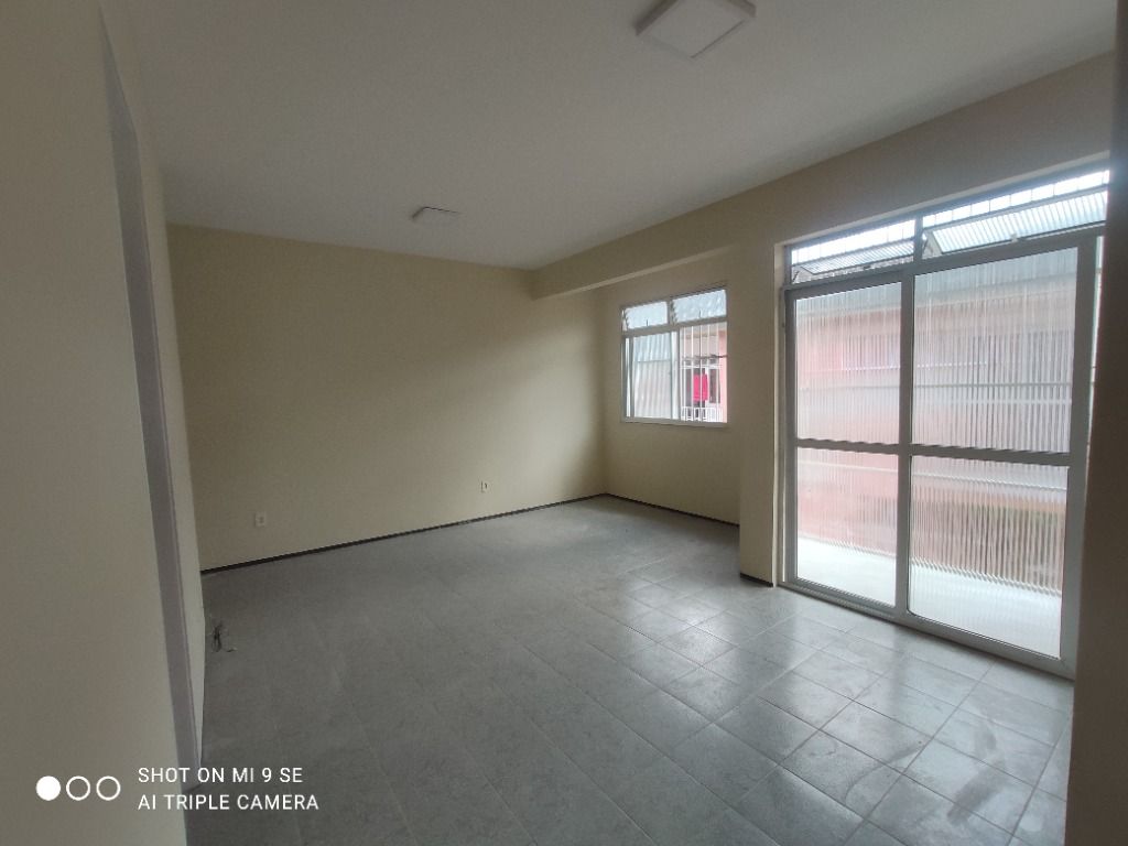 Apartamento para alugar com 3 quartos, 85m² - Foto 3