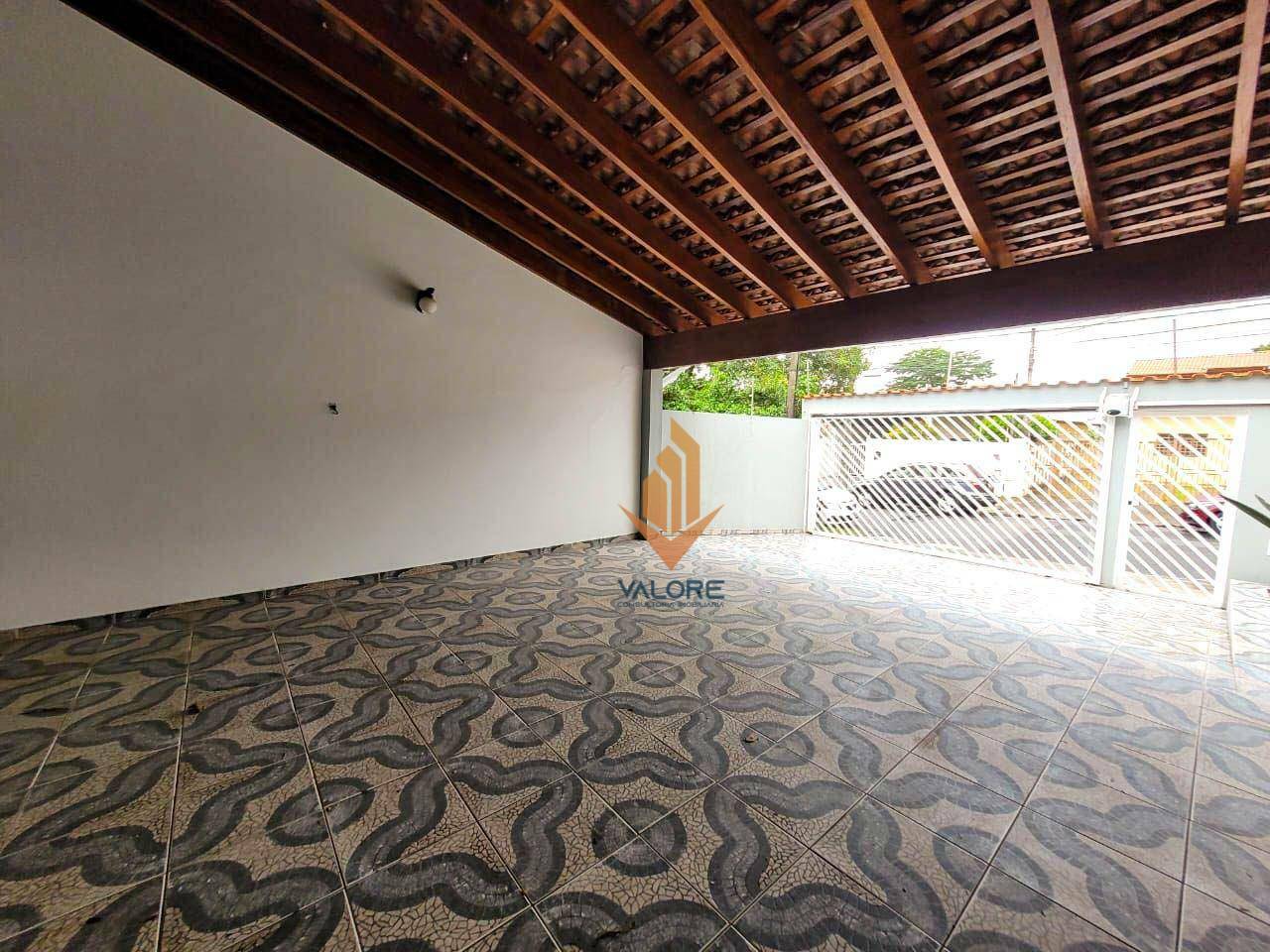 Casa à venda com 3 quartos, 286m² - Foto 2