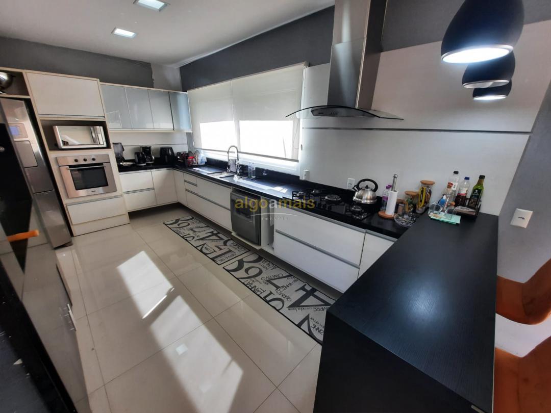 Casa de Condomínio à venda com 4 quartos, 254m² - Foto 13