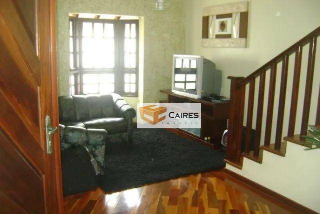 Casa à venda com 3 quartos, 250m² - Foto 1