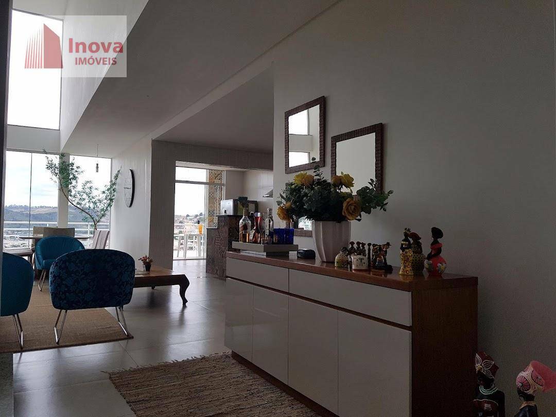 Casa à venda com 3 quartos, 780m² - Foto 2