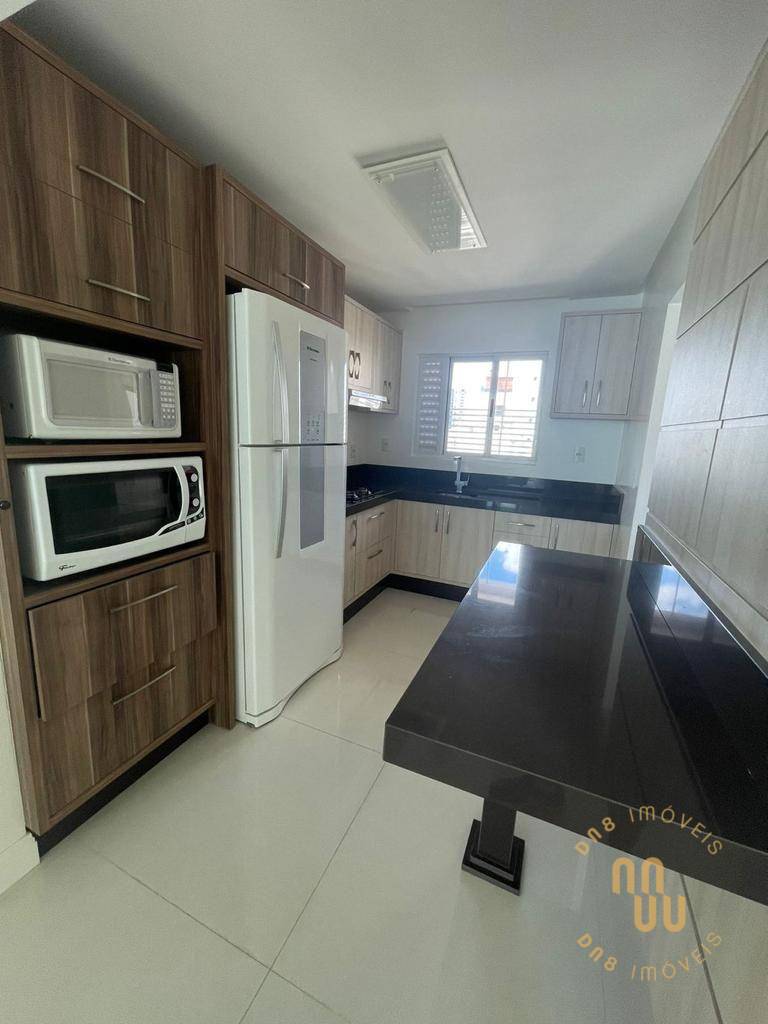 Apartamento à venda com 4 quartos, 137m² - Foto 6