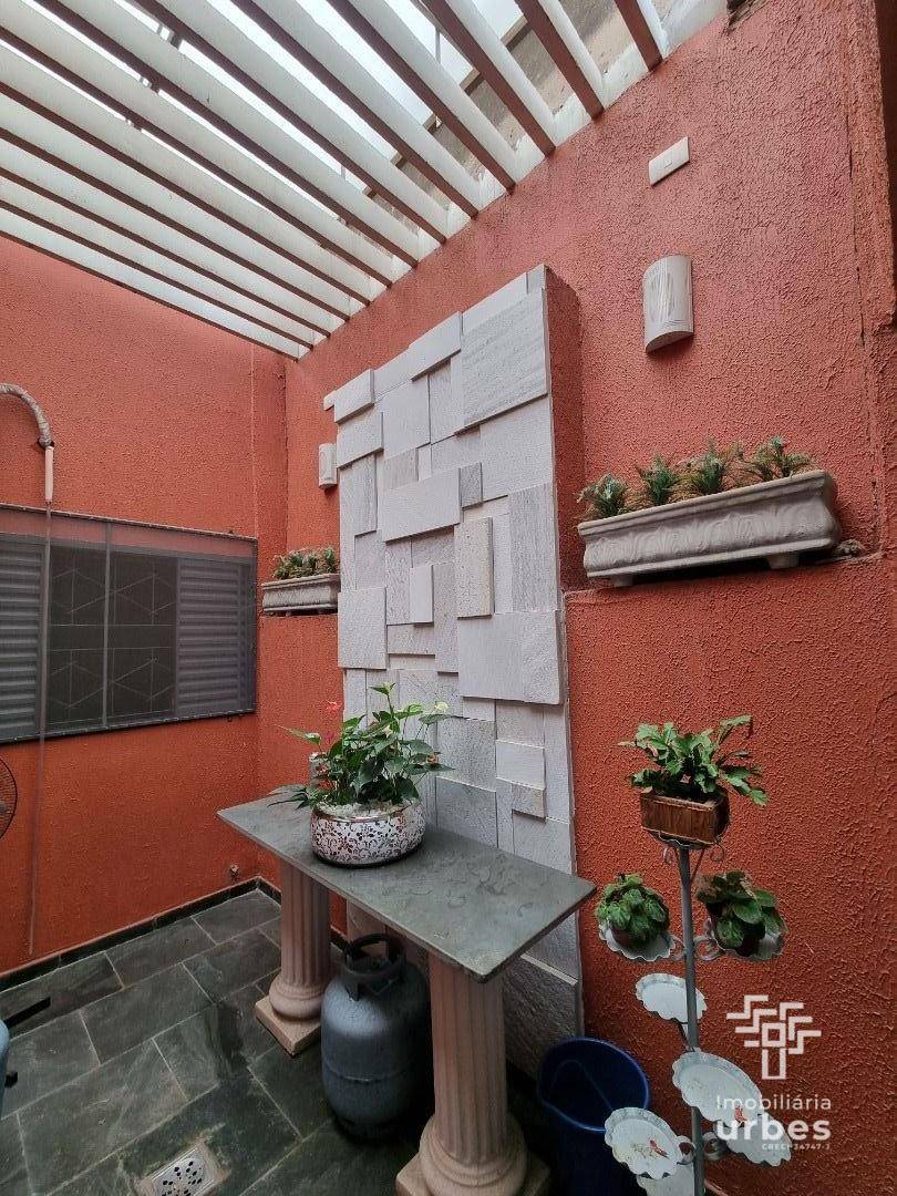 Casa à venda com 3 quartos, 180m² - Foto 4