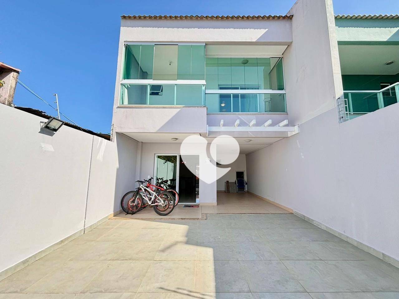 Casa à venda com 4 quartos, 180m² - Foto 2